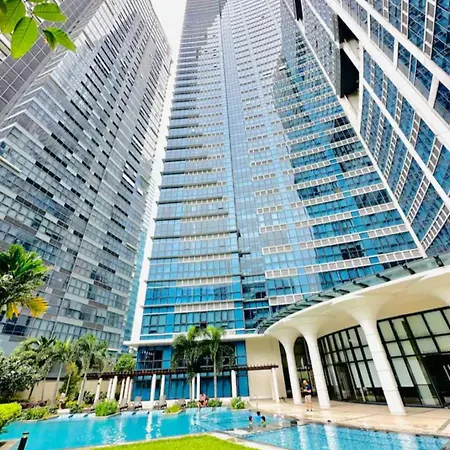 Aparthotel Cosy 1Br Uptown Bgc With Balcony And Swimming Pool